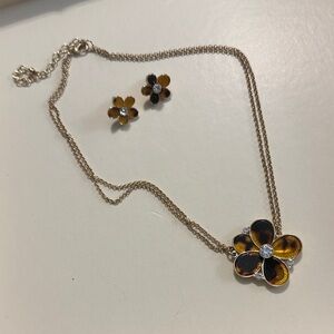 Elegant Floral Necklace and Earring Set